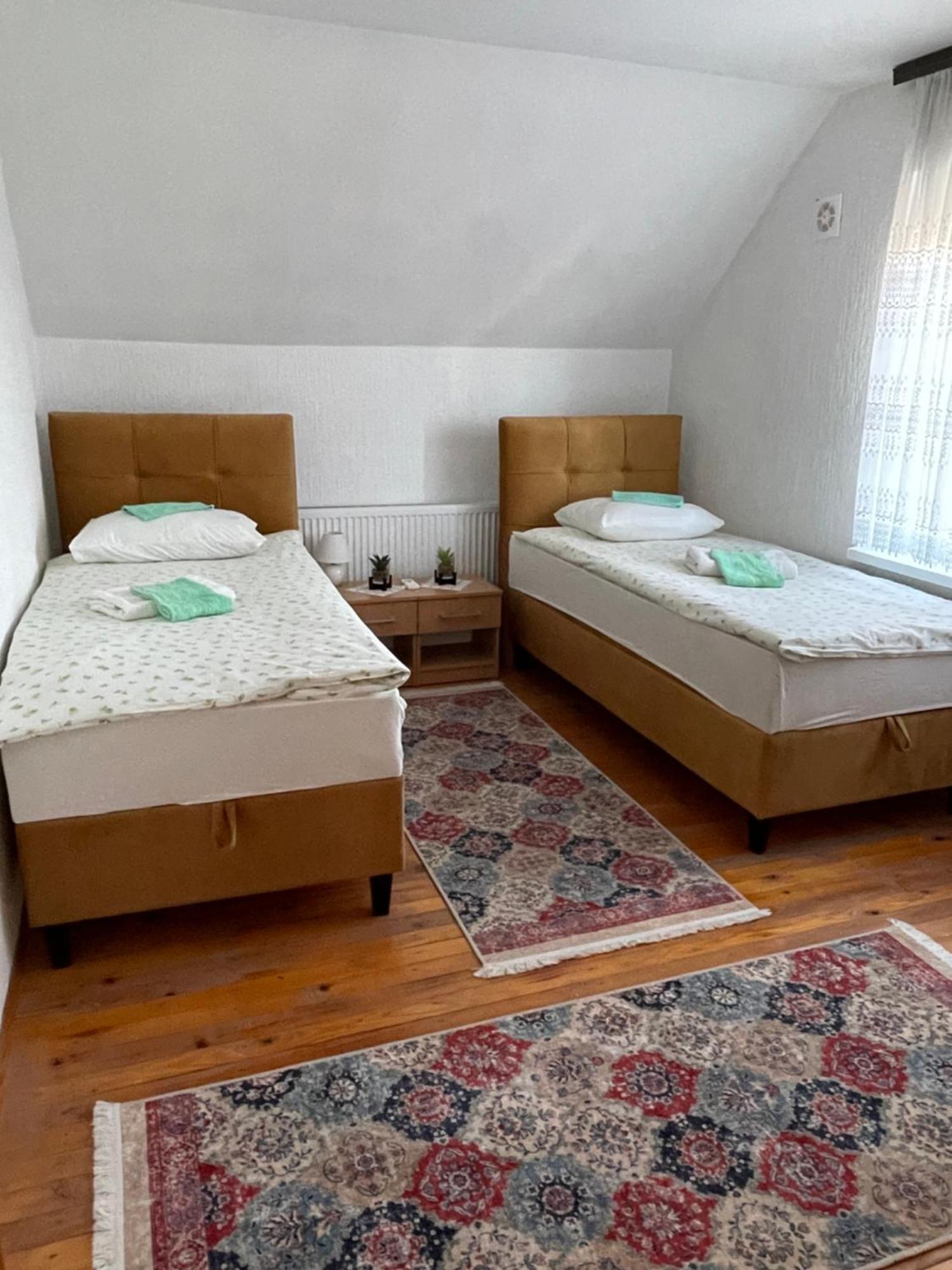 Sobe Lara Apartman Gradacac Kültér fotó
