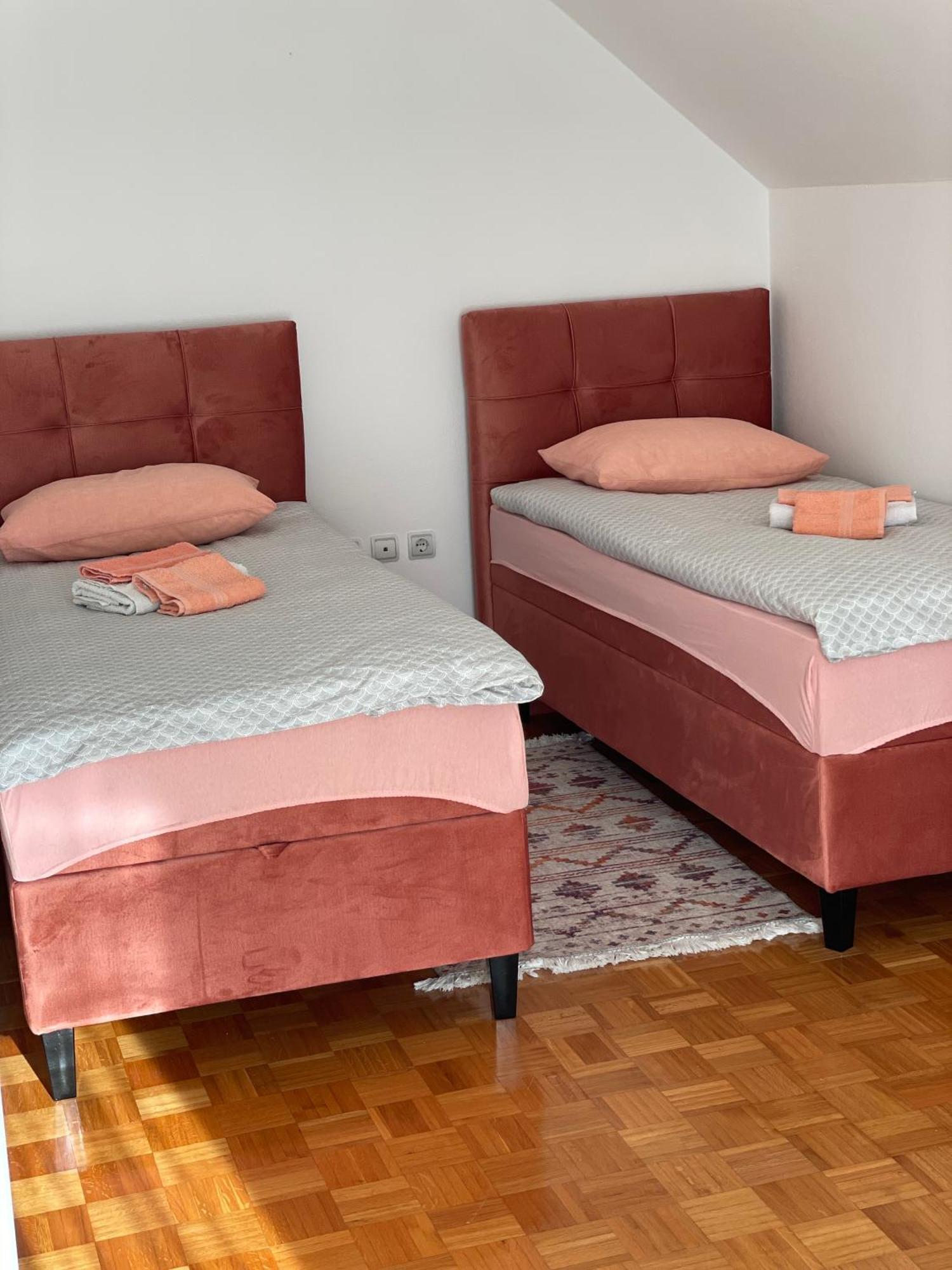 Sobe Lara Apartman Gradacac Kültér fotó