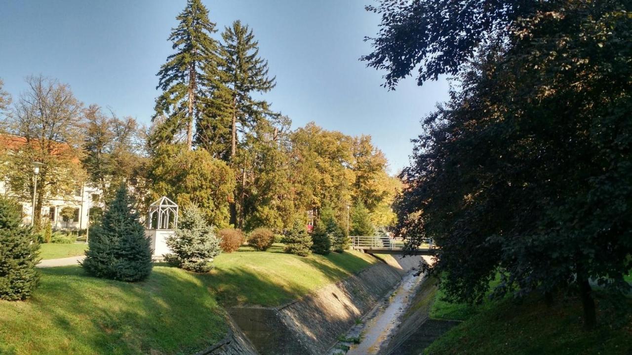 Sobe Lara Apartman Gradacac Kültér fotó