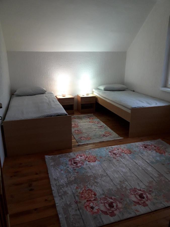 Sobe Lara Apartman Gradacac Kültér fotó